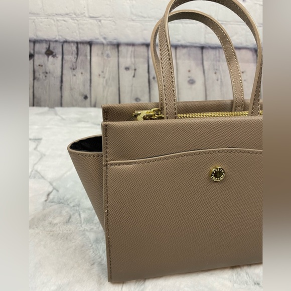 Small Steve Madden hand purse. Tan, taupe color. - Picture 3 of 9